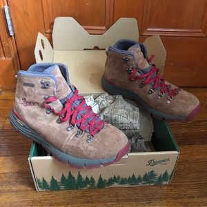 Danner Mountain 600 hiking boots